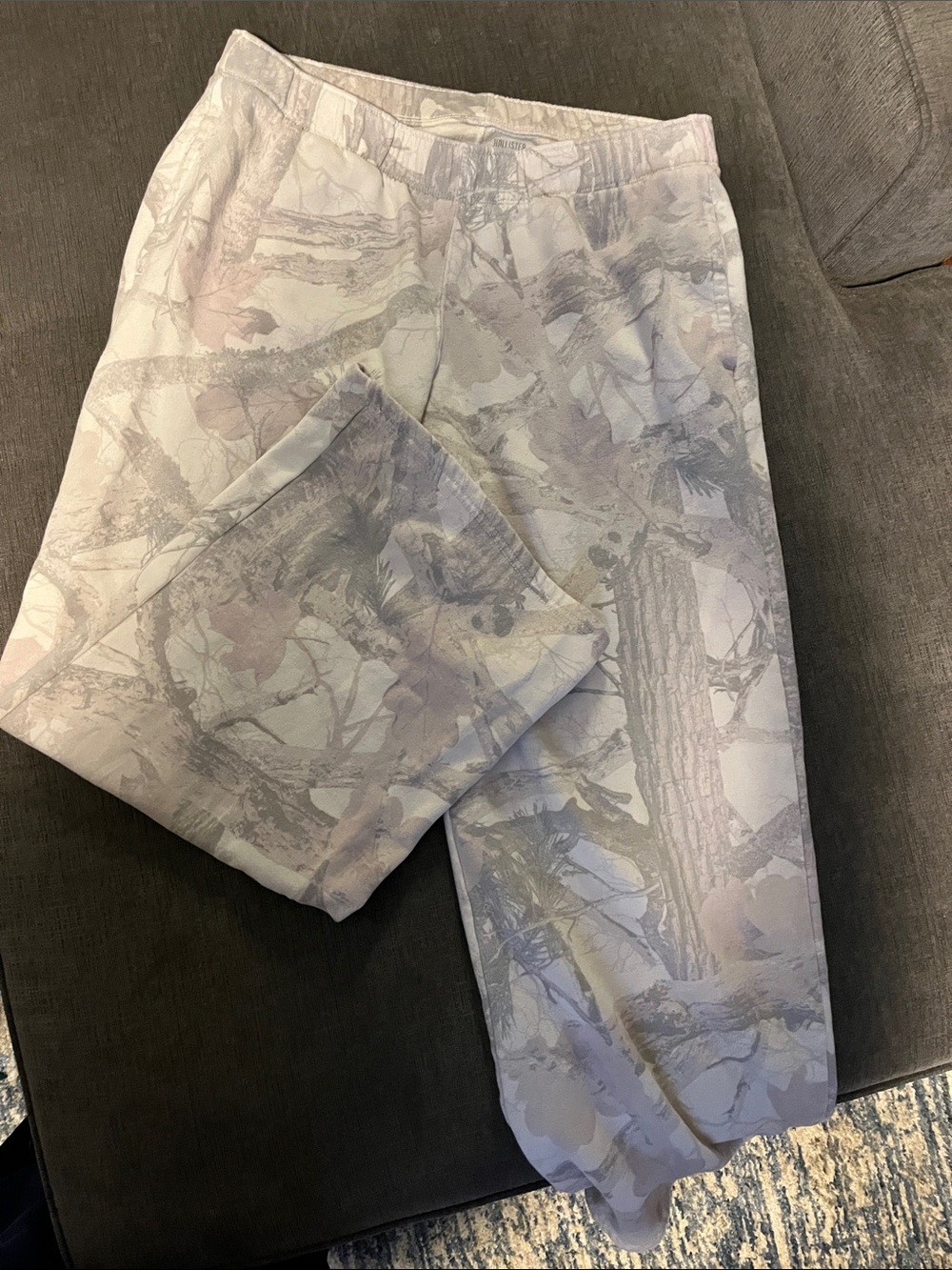 Hollister Men's Pale Gray Camouflage Joggers